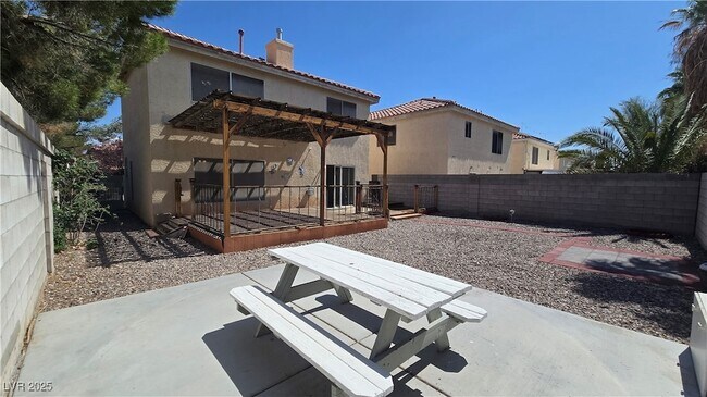 Building Photo - 9791 Sonora Bend Ave