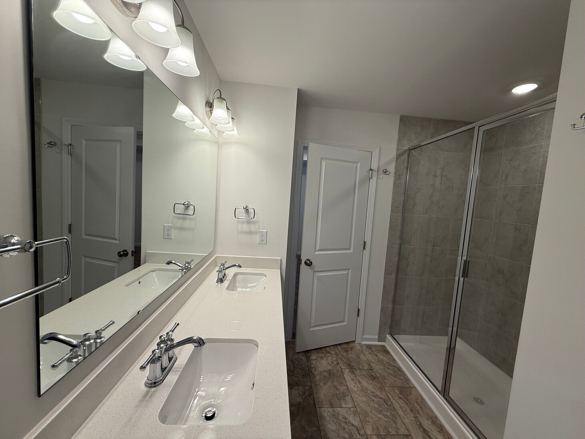 Building Photo - 3238 Lilac Grove Dr