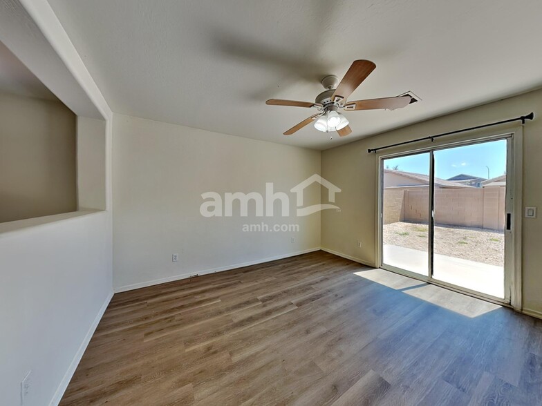 Building Photo - 11635 W Retheford Rd