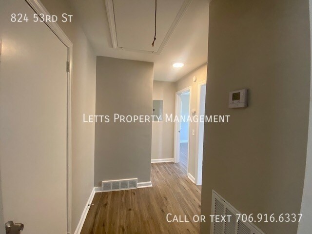 Building Photo - MOVE IN READY HOME in Desirable Neighborhood