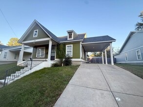 Building Photo - 4 bed, 2 baths near U of M  built 2020