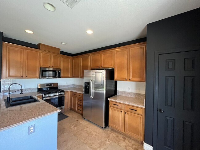 Building Photo - Stylish 3-Bedroom Home with Loft in Gated Community