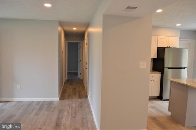Building Photo - 14903 Neath Ct