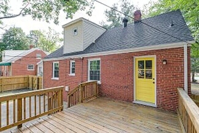 Building Photo - 6212 Monument Ave