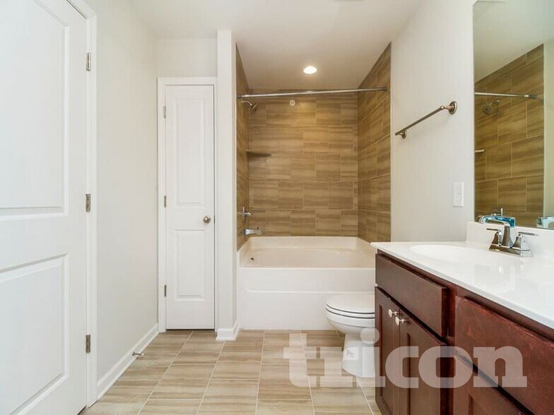 Building Photo - 211 Ashmere Ct