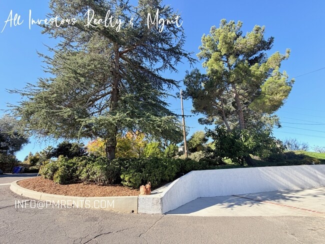 Building Photo - 420 Hutchison St