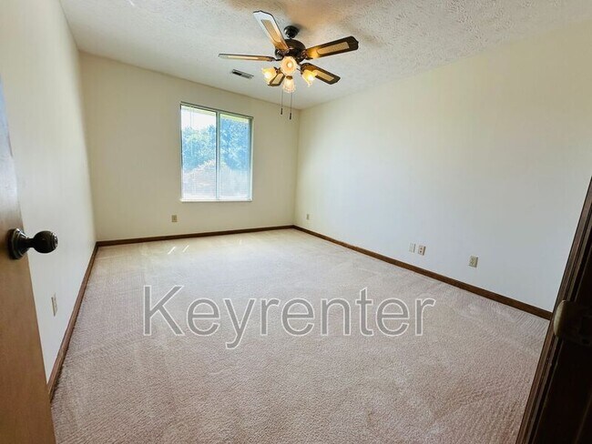 Building Photo - 857 Spinnaker Rd