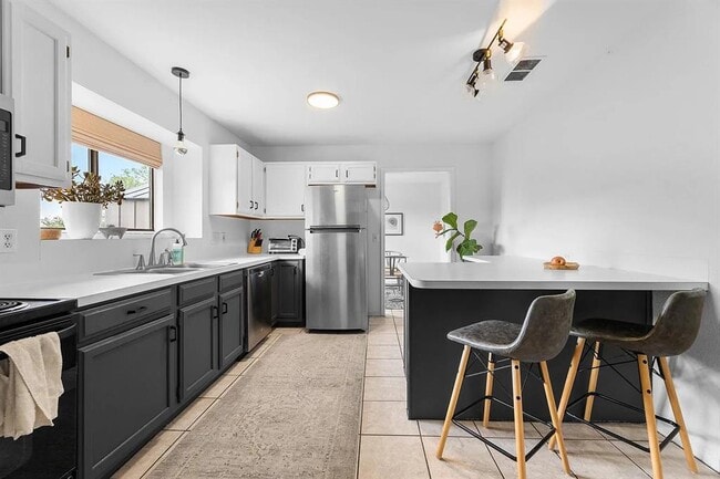 Building Photo - 8303 Red Willow Dr