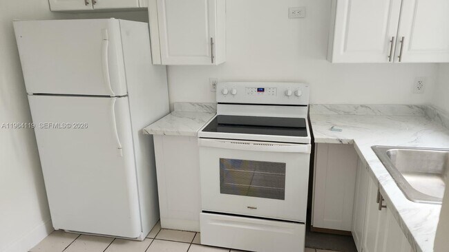 Building Photo - 4108 Riverside Dr