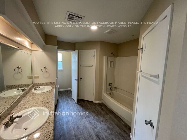Building Photo - 11418 Inwood Dr