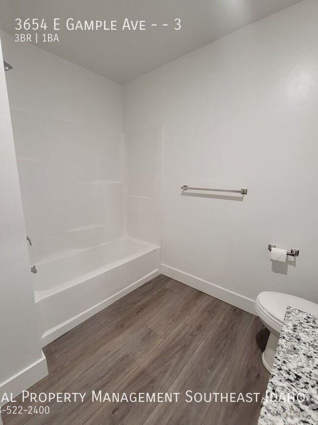 Building Photo - 3654 E Gample Ave