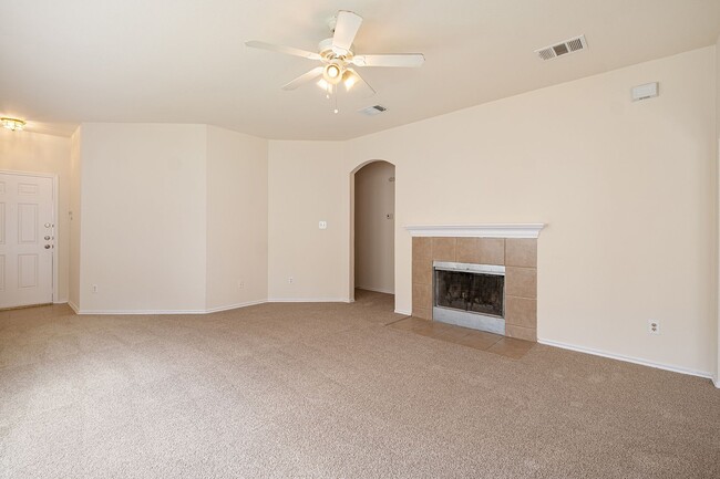 Building Photo - Spacious 4 Bedroom, 2 Bath Single-Story Home in Manor