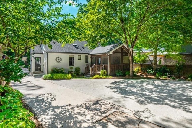 Building Photo - 168 Garland Ave