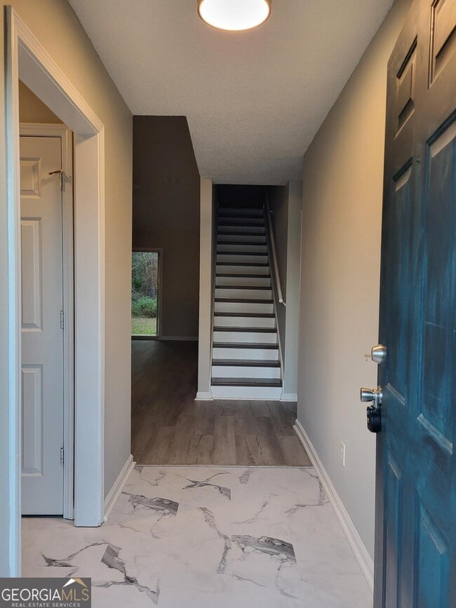 Building Photo - 319 Madison Ave