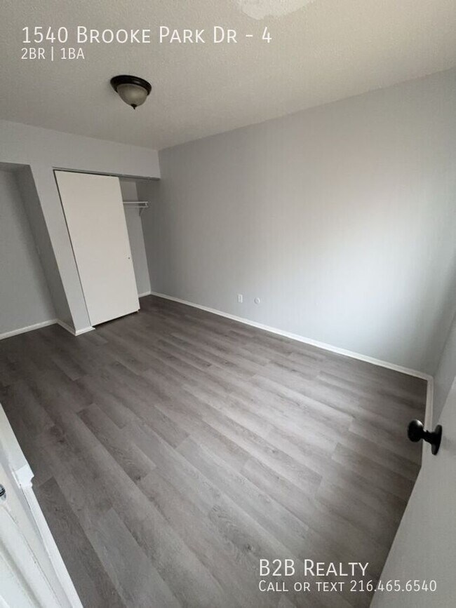 Building Photo - 1540 Brooke Park Dr