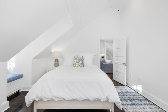 Building Photo - 8 Brenton Rd