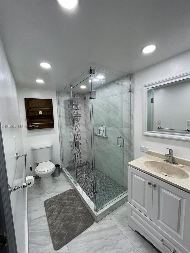 Building Photo - 16919 N Bay Rd