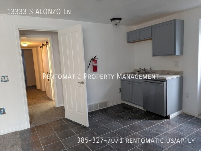 Building Photo - 13333 Alonzo Ln