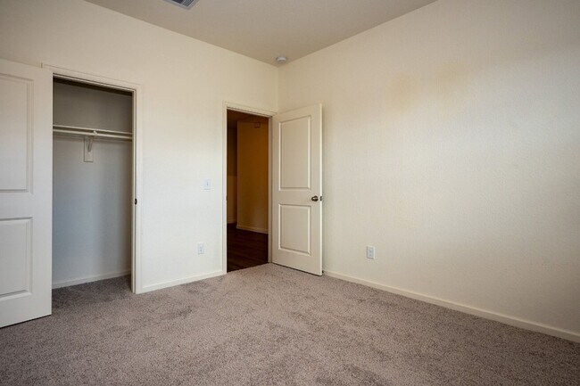 Building Photo - 5903 Grantgrala Dr