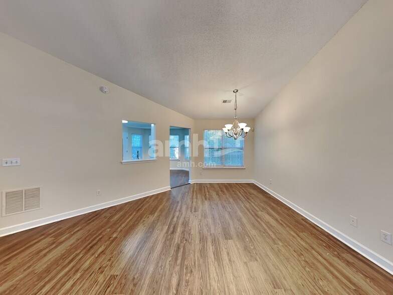Building Photo - 4098 Amberly Ct