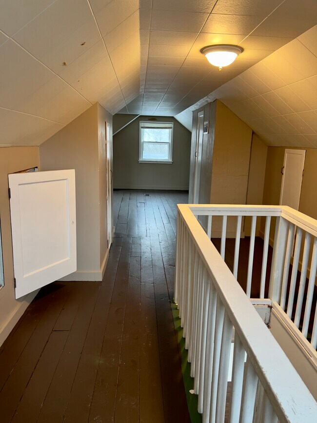 Upstairs - 4705 Ardmore Ave