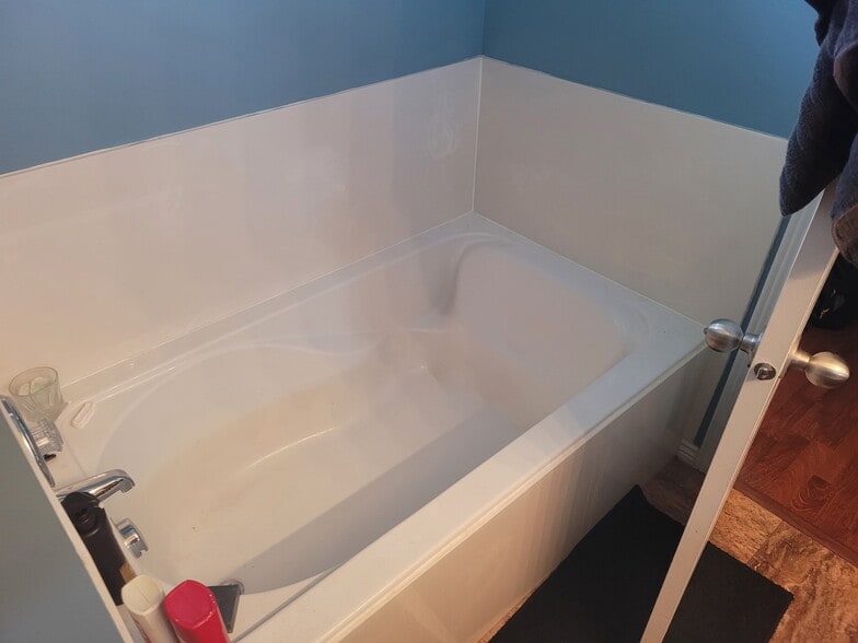 Building Photo - 361 E 1520 N