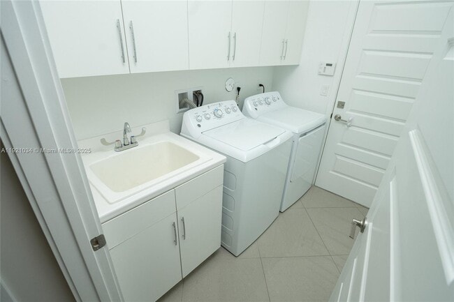 Building Photo - 10660 S Lago Vista Cir