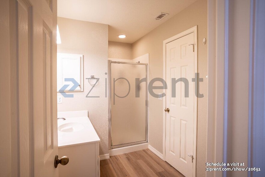 Building Photo - 3505 Malone Dr