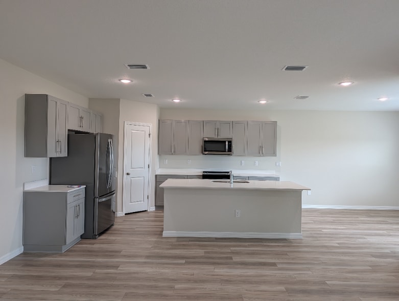 Building Photo - 36928 Sagemoor Dr