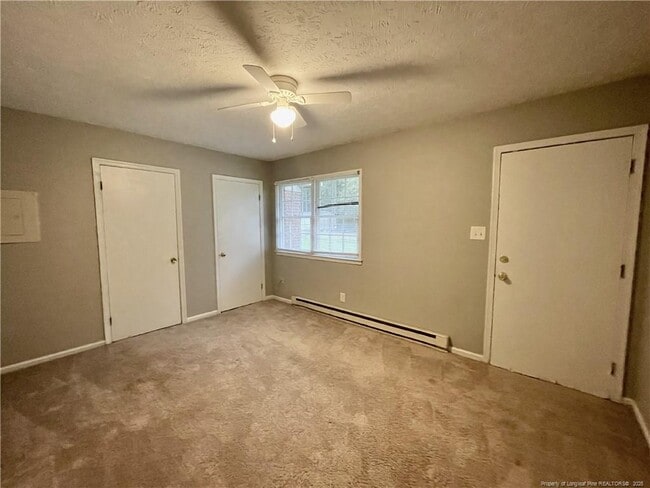 Building Photo - 3241 Willard Dr
