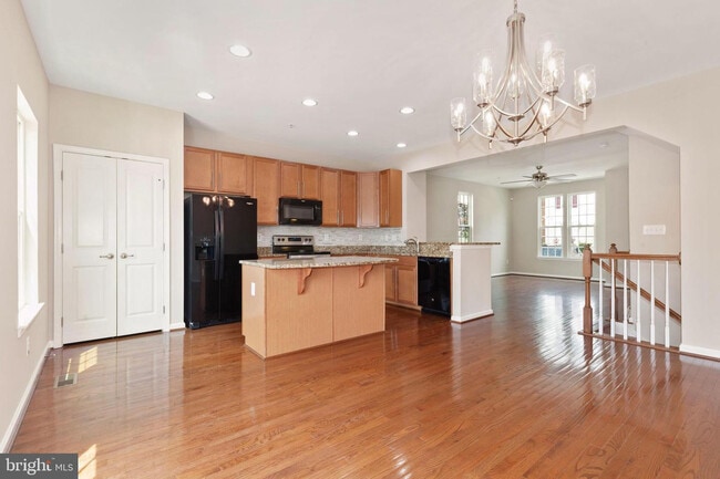 Building Photo - 9418 Paragon Ct