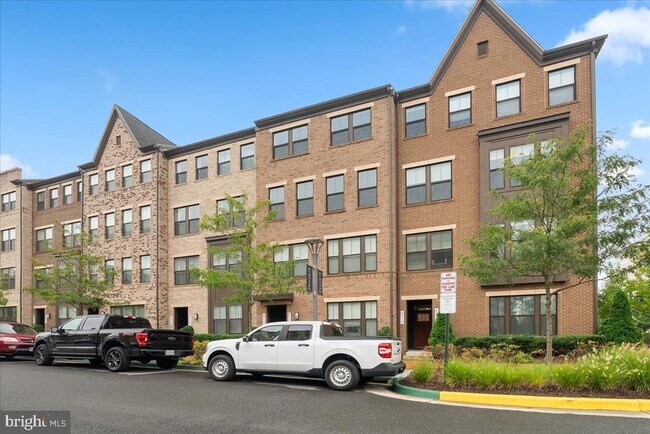 Building Photo - 45121 Kincora Dr
