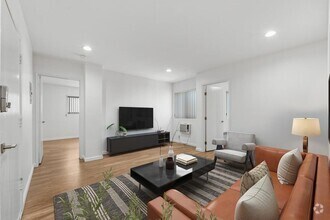 Building Photo - 925 W 30th St