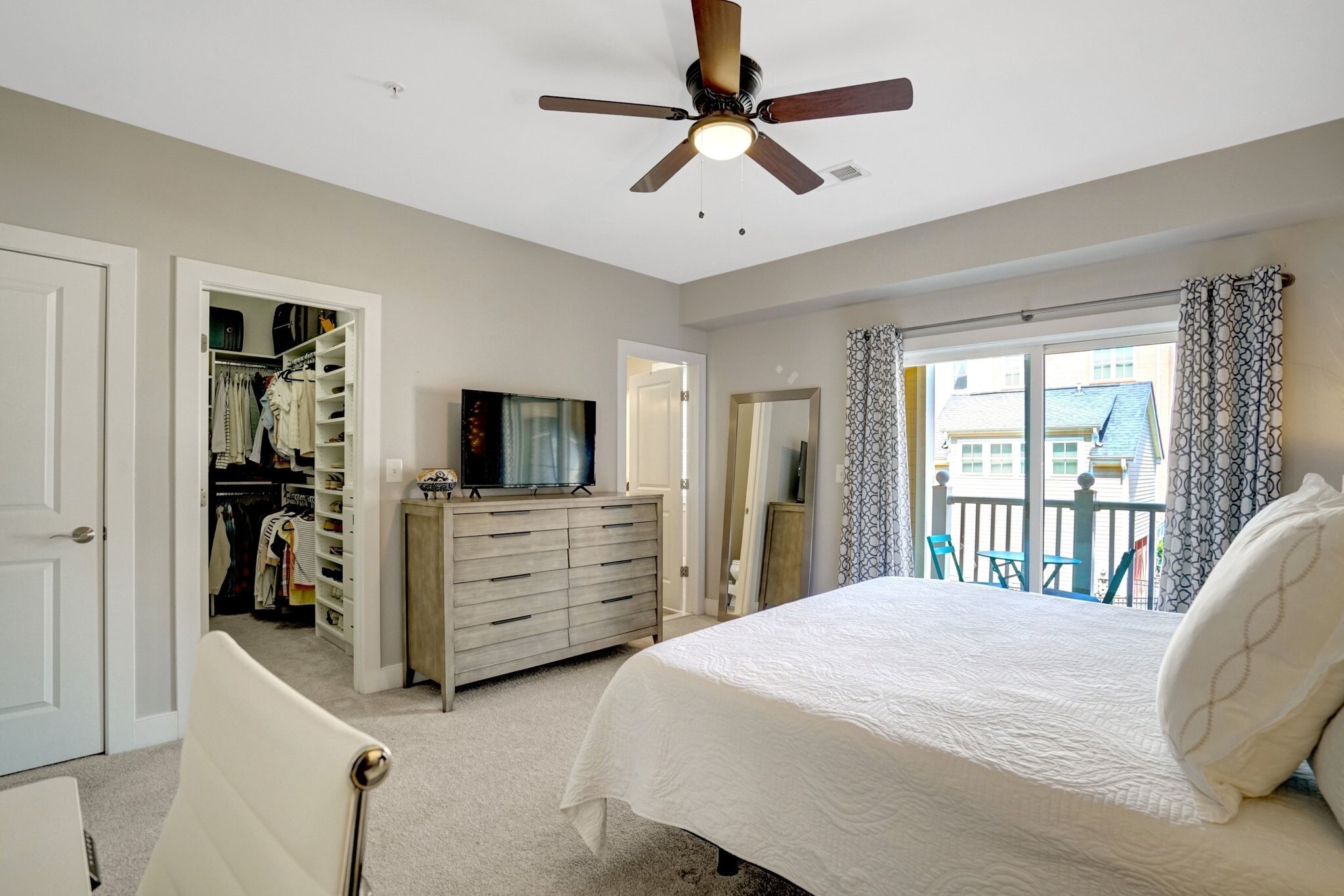Master Bedroom - 2209 Richmond Hwy