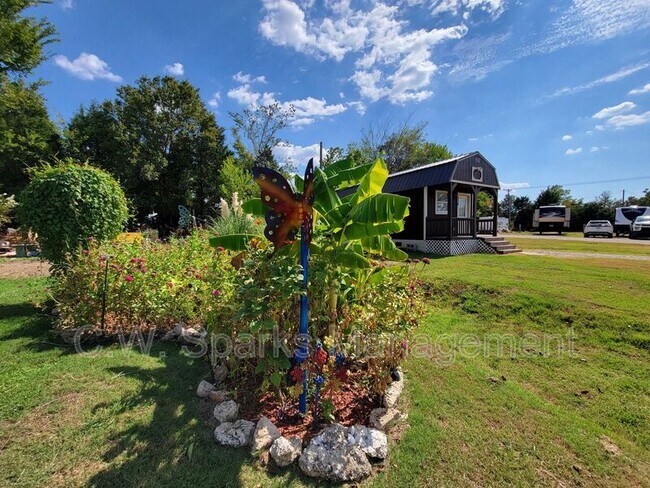 Building Photo - 310 Carson Cir