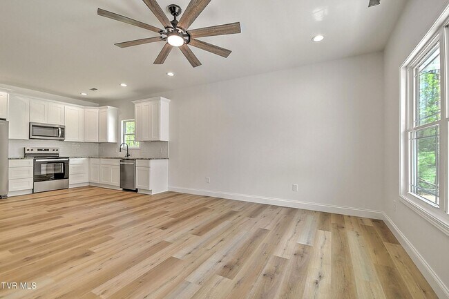 Building Photo - 703 Swadley Rd