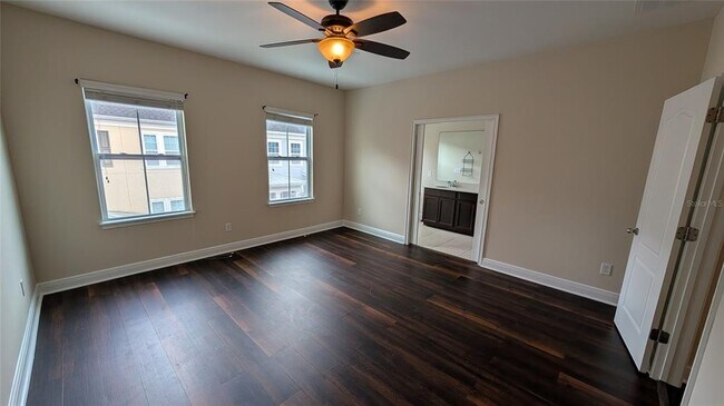 Building Photo - 584 Scotia Pl