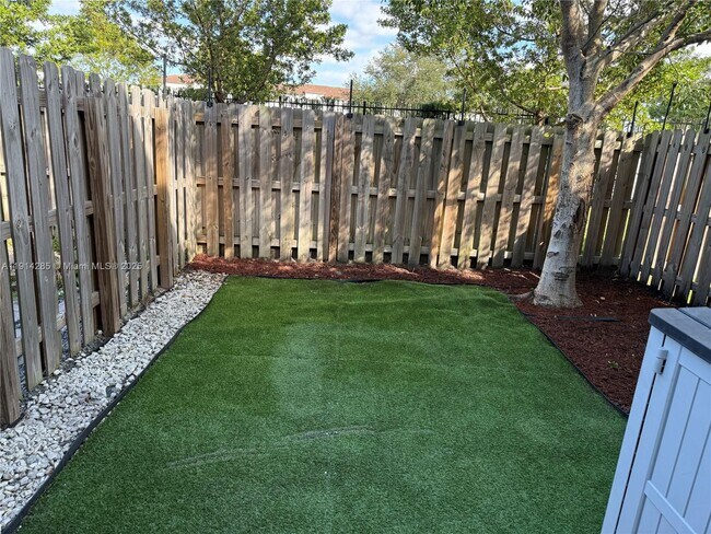 Building Photo - 685 NE 208th Terrace