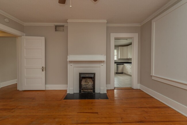 Building Photo - Beautiful brick cottage on Central Avenue ...