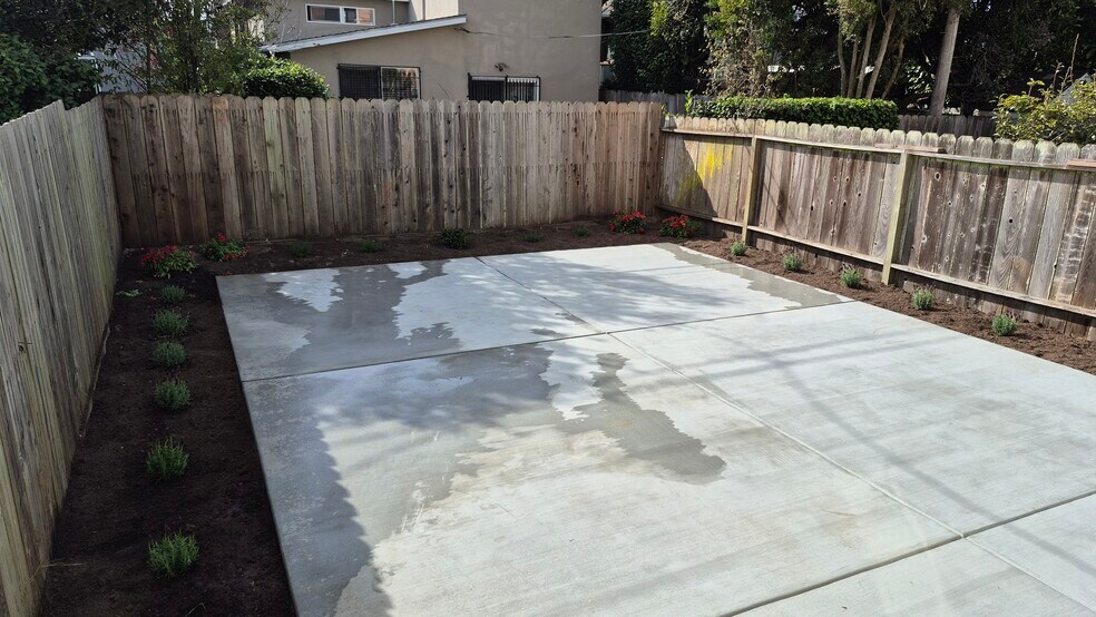 Yard - 63 Riverton Dr