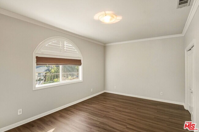 Building Photo - 5217 Etiwanda Ave