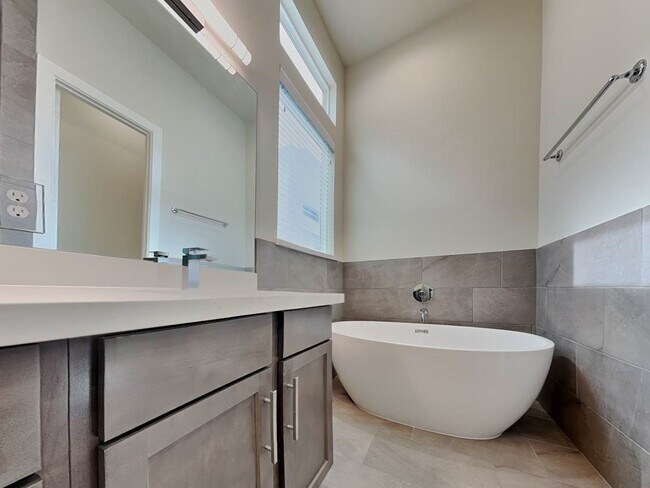 Building Photo - 6379 Paddington Bnd Dr