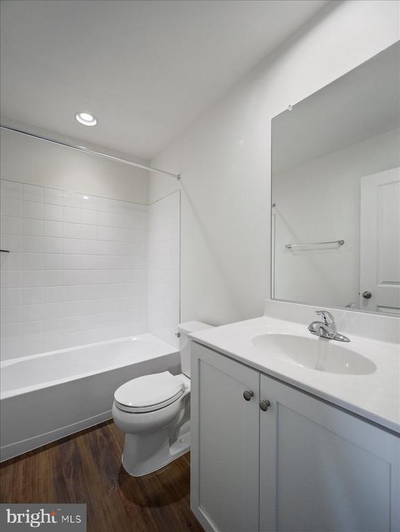 Building Photo - 266 Clifton Mnr