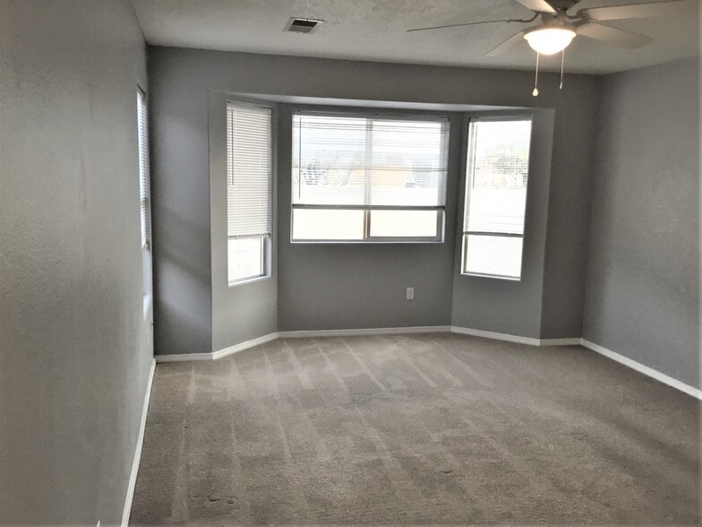 Building Photo - 1452 Penasco Rd NE