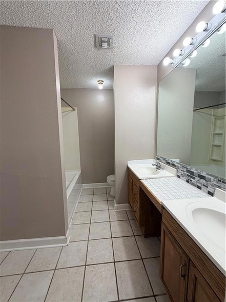 Building Photo - 1549 Spanish Oaks Dr