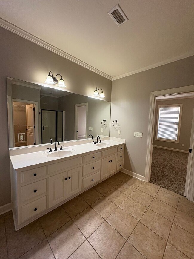 Building Photo - 540 Orchard Cir