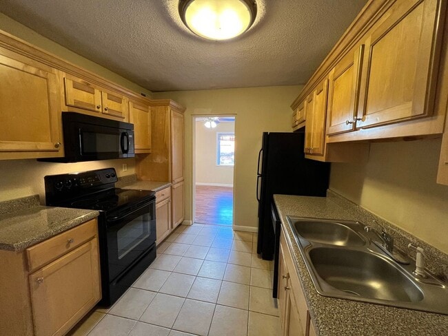 Building Photo - PRE-LEASING FOR AUGUST 9 2026!