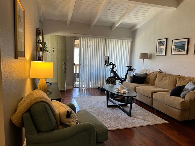 Building Photo - 1345 Cabrillo Park Dr