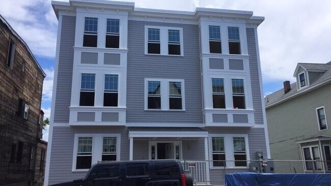 Building Photo - 261 Lexington St