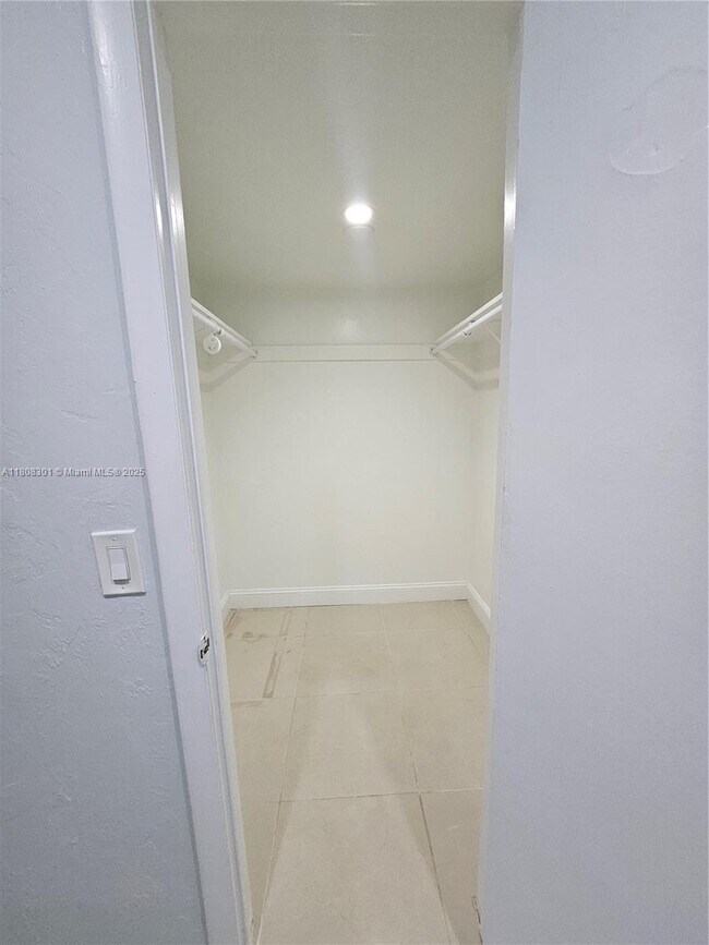 Building Photo - 8101 SW 73rd Ave